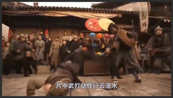 被称为天下第二武指，曾多次传授周星驰功夫，却靠演乞丐打天下