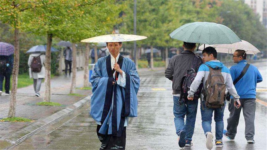 为什么日本满街都是和服，而中国却看不见汉服？原因可能在这！